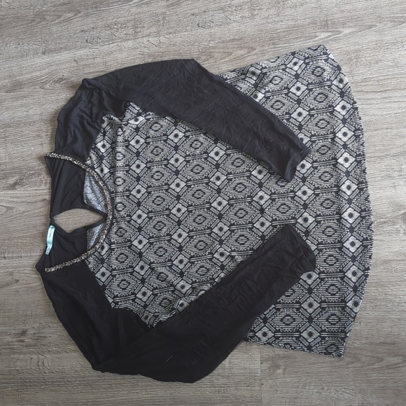 Black and White Long Sleeve Tee with Beaded Neckline - Maurices Brand - Size XL - Picture 1 of 8